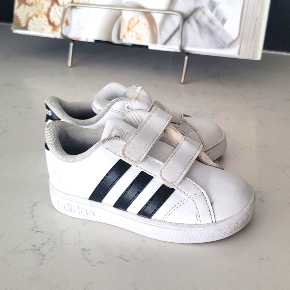 Adidas size 8 Kids